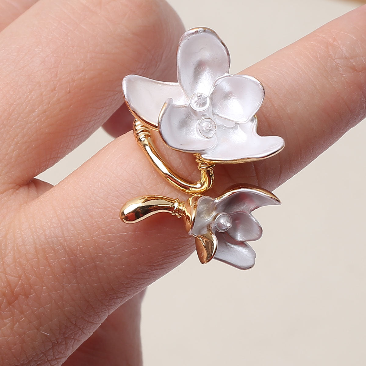 White Flower Gold-Plated Set